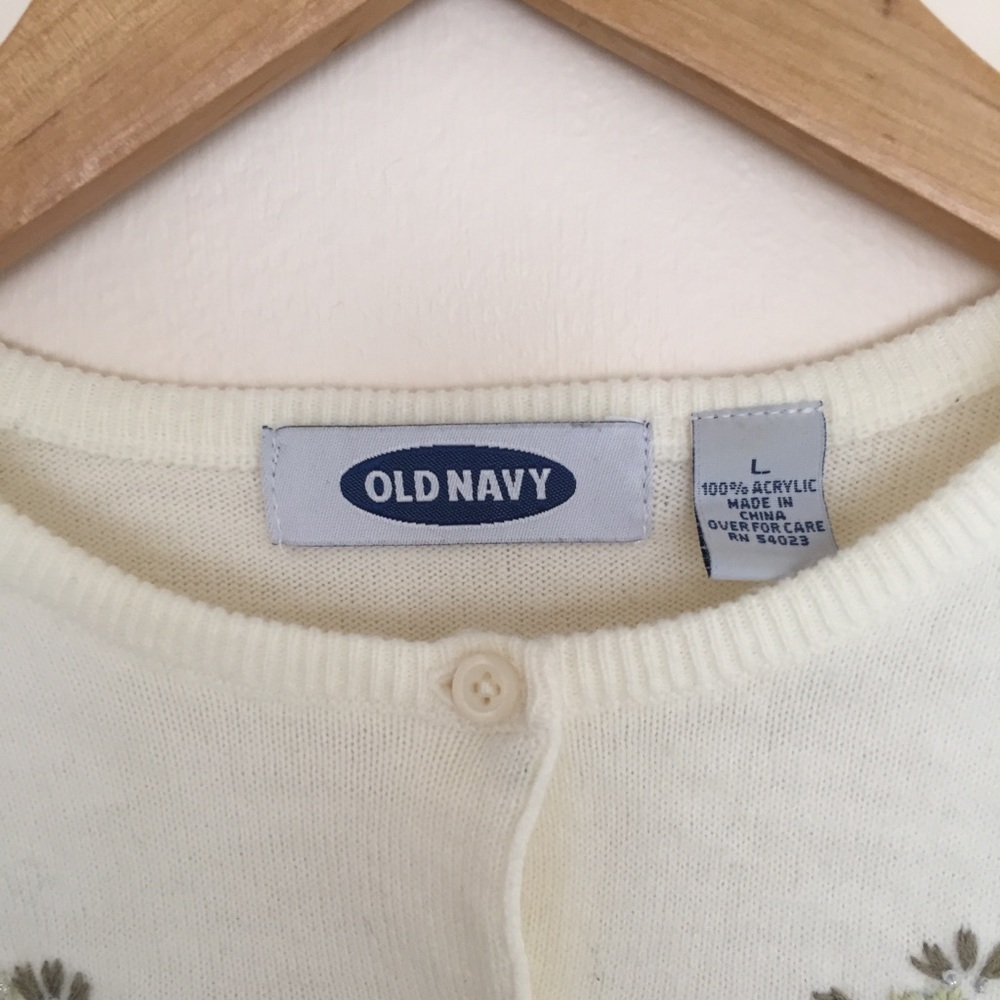 📦SOLD📦 Old Navy ivory cardigan w/flowers - Picture 5 of 8